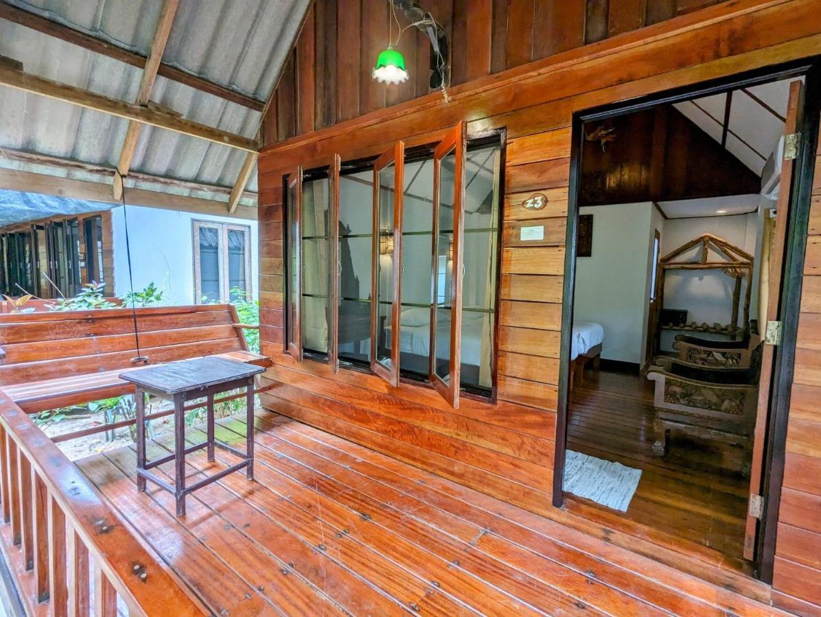 Ziggy Stardust Hotel Koh Phayam Luaran gambar