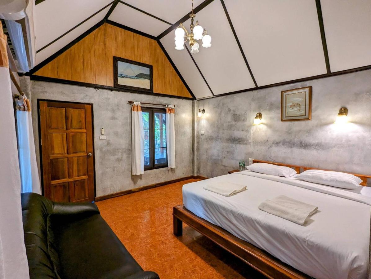 Ziggy Stardust Hotel Koh Phayam Luaran gambar