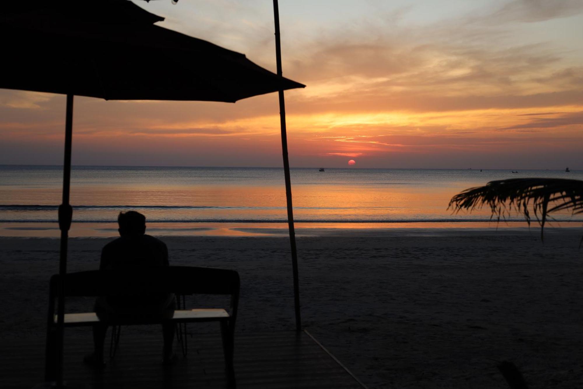 Ziggy Stardust Hotel Koh Phayam Luaran gambar