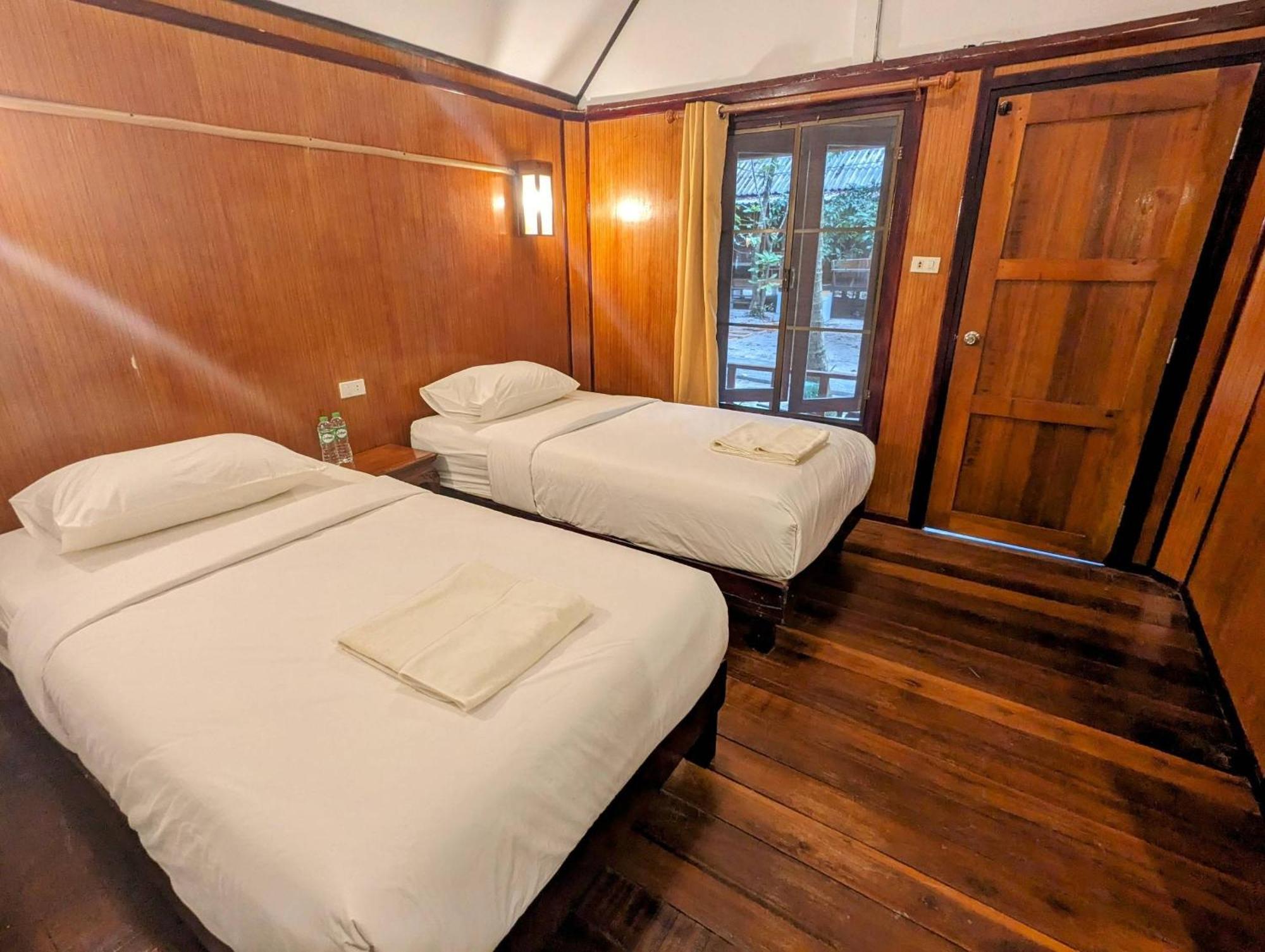 Ziggy Stardust Hotel Koh Phayam Luaran gambar