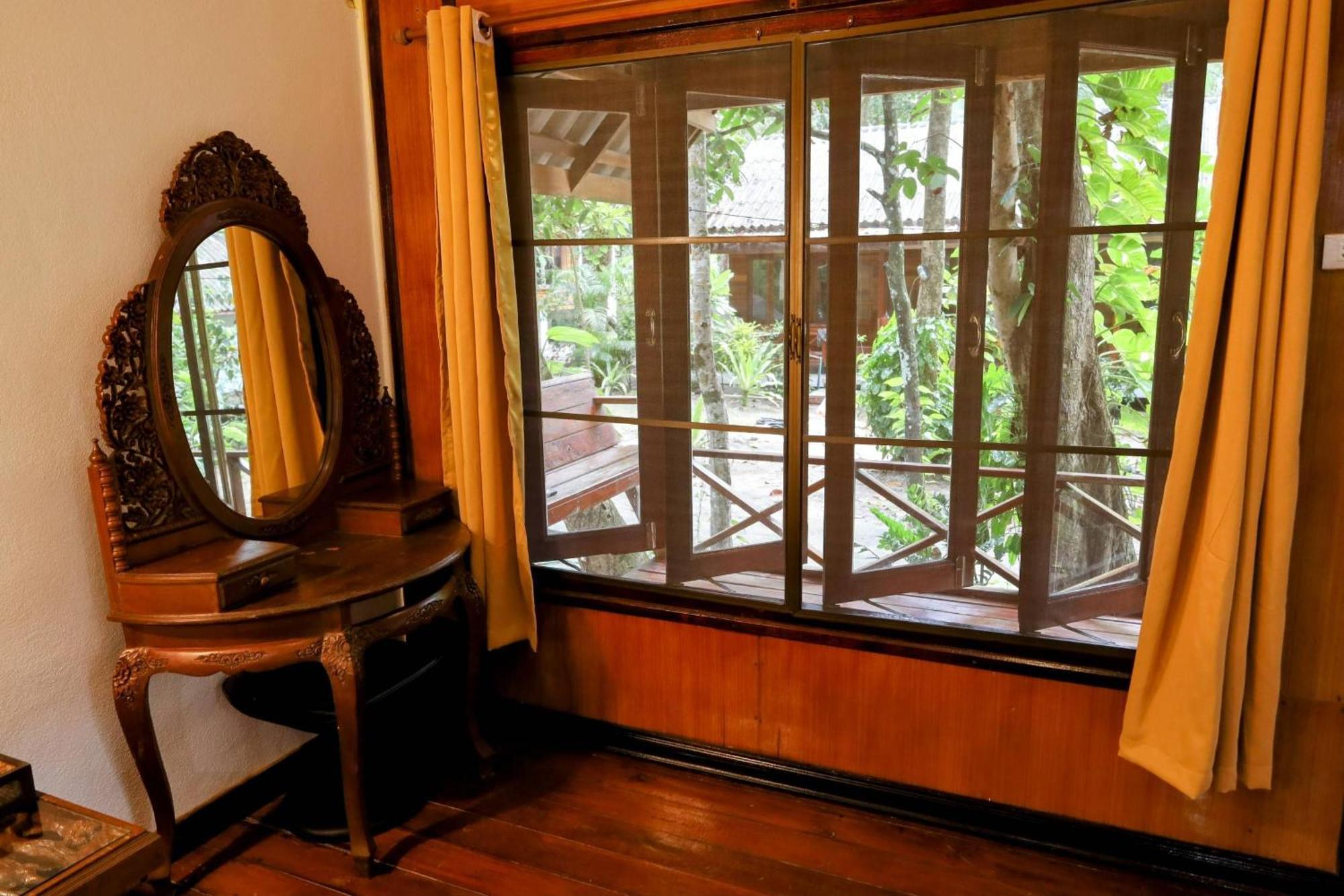 Ziggy Stardust Hotel Koh Phayam Bilik gambar