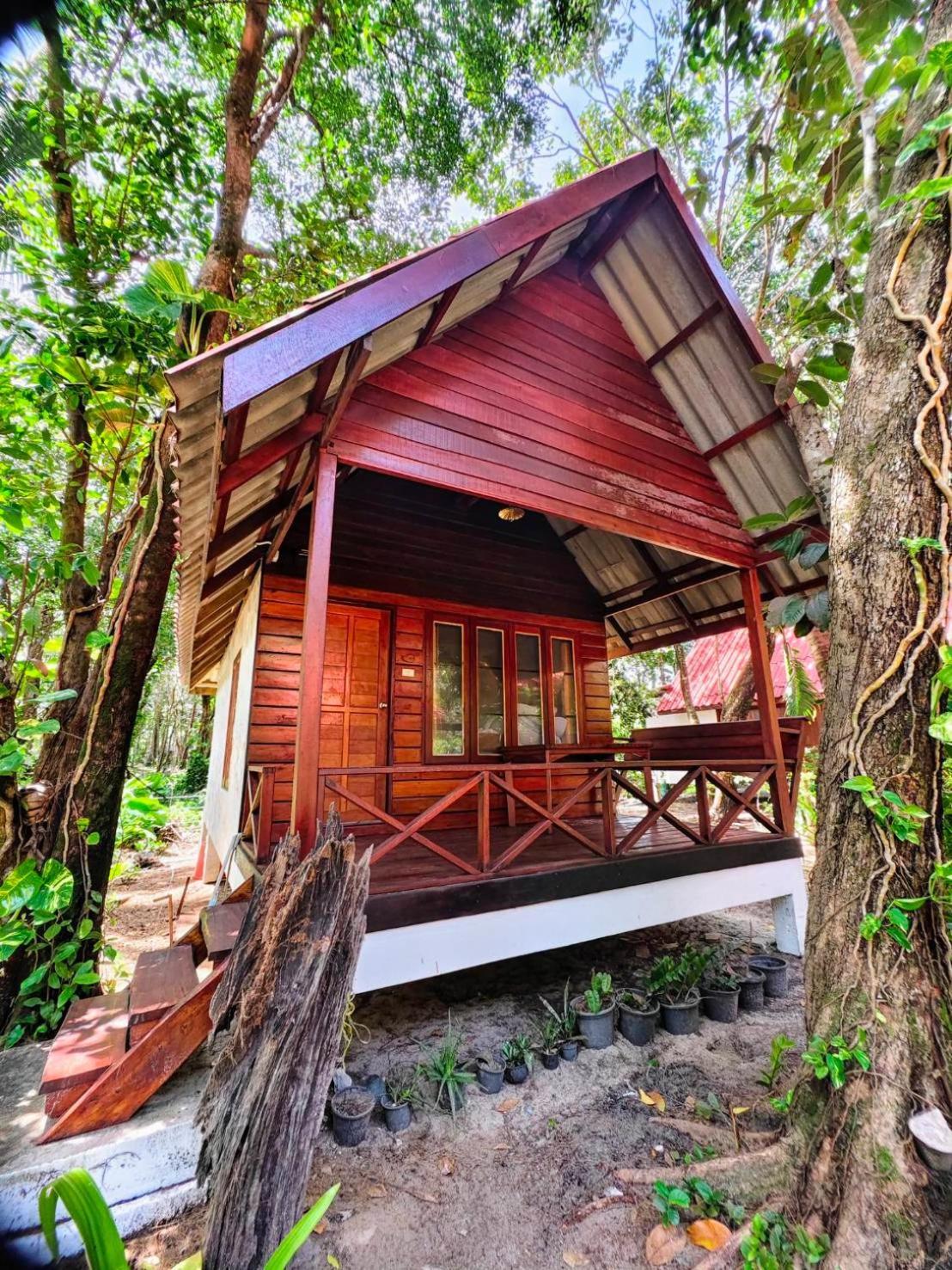 Ziggy Stardust Hotel Koh Phayam Luaran gambar
