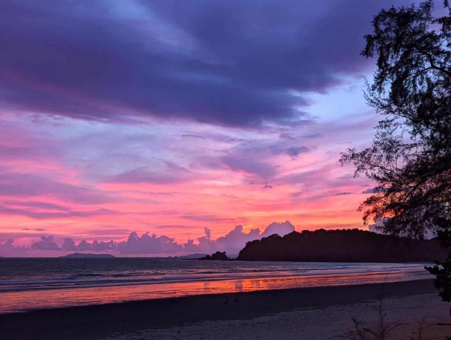 Ziggy Stardust Hotel Koh Phayam Luaran gambar