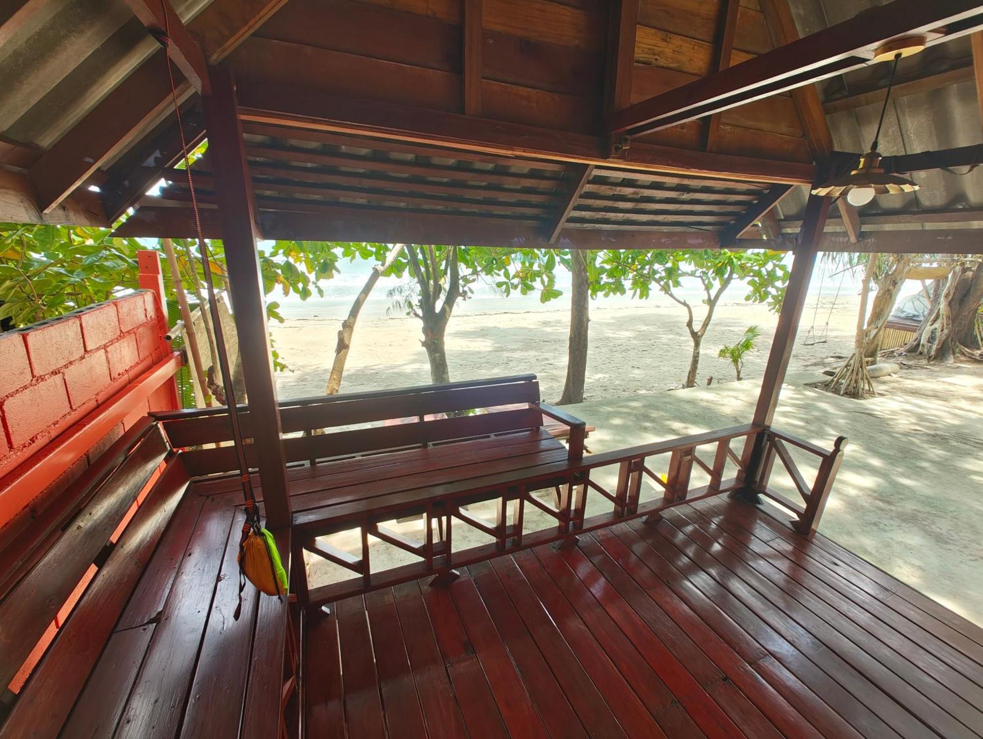 Ziggy Stardust Hotel Koh Phayam Luaran gambar